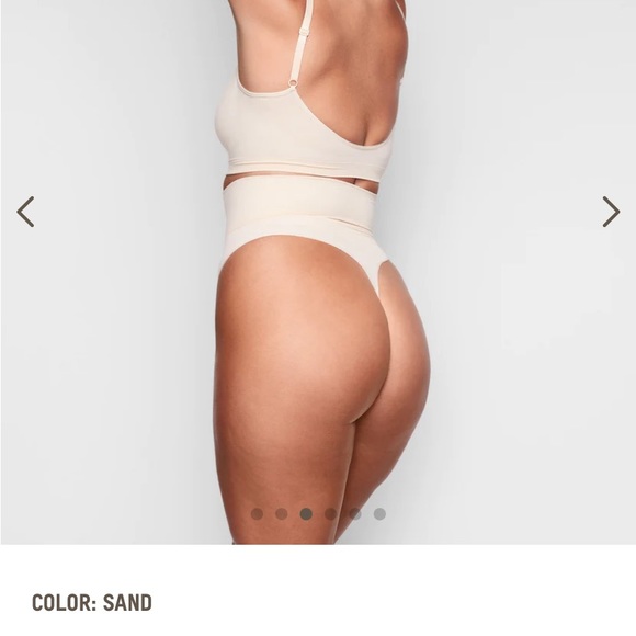 Skims core control thong -new in box
Some
Boxes damaged when delivered - Picture 15 of 15